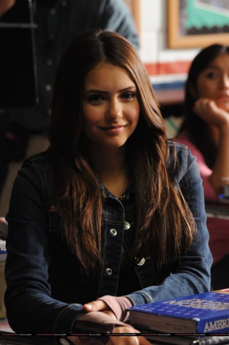1x09-history-repeating-elena-gilbert-9023444-1328-2000.jpg